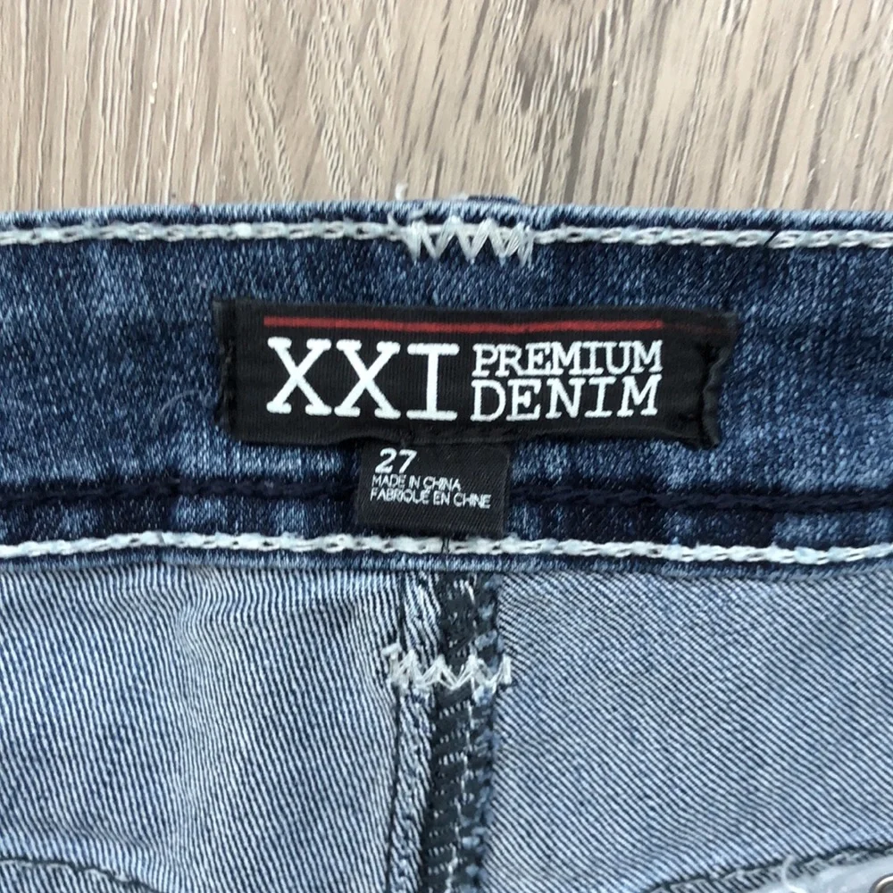 Skinny jeans with beaded design - Picture 3 of 5